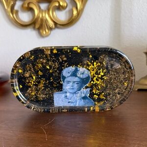 Frida Artistic Gold and Black Resin Tray Jewelry Piece